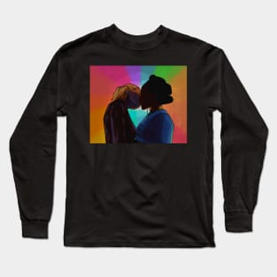 Tara and Darcy Heartstopper kiss scene Long Sleeve T-Shirt